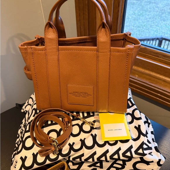 Marc Jacobs Tan Leather Tote Bag- small - Picture 5 of 7